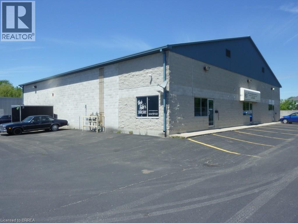 27 Copernicus Boulevard Unit# 8, Brantford, Ontario  N3T 1N4 - Photo 2 - 40791068