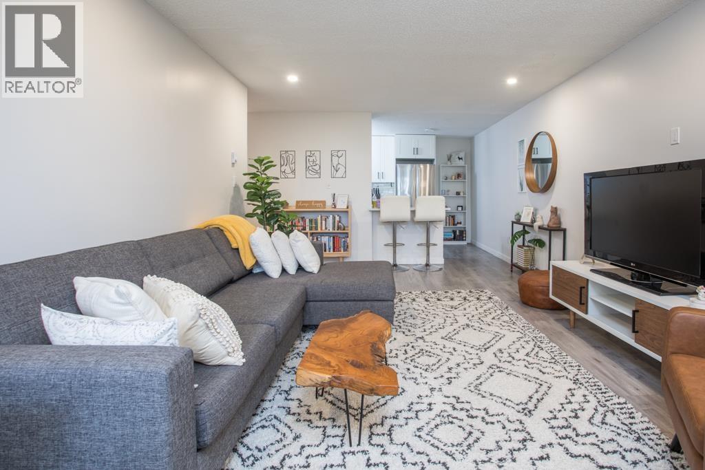 309 7151 Edmonds Street, Burnaby, British Columbia  V3N 4N5 - Photo 4 - R3071218