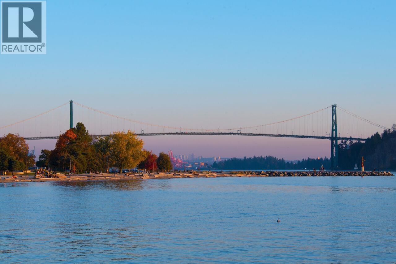 301 1455 Duchess Avenue, West Vancouver, British Columbia V7T 1H7 - Photo 34 - R3071225