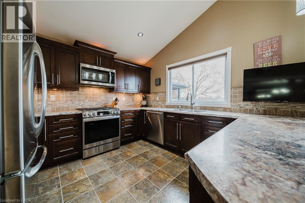 40 Riverside Drive, New Hamburg, Ontario  N3A 2H6 - Photo 11 - 40790903