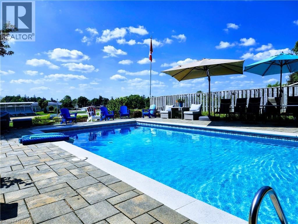 40 Riverside Drive, New Hamburg, Ontario  N3A 2H6 - Photo 2 - 40790903