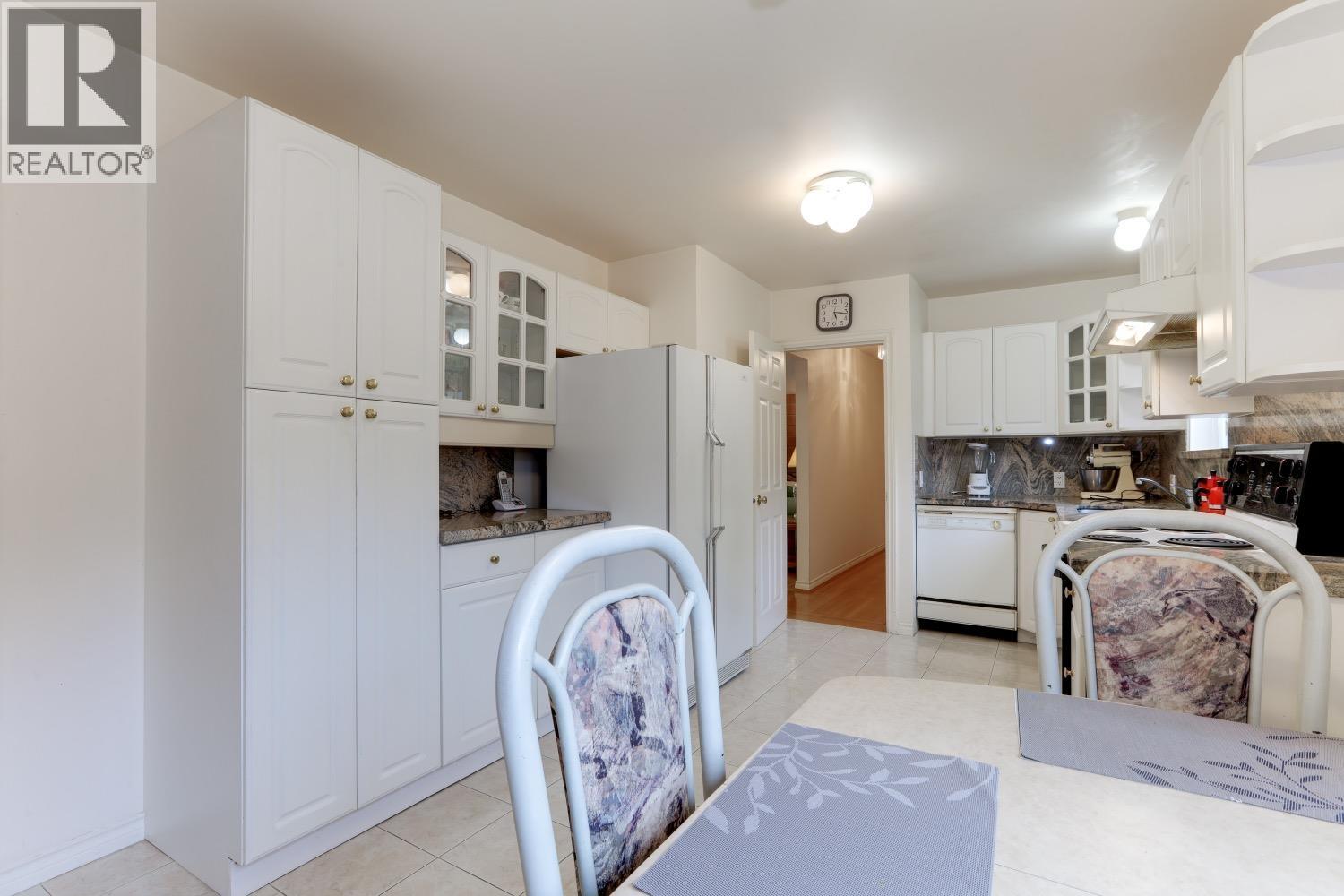 7765 Government Road, Burnaby, British Columbia V5A 2C7 - Photo 16 - R3071219