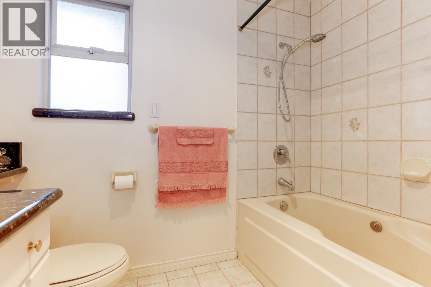 7765 Government Road, Burnaby, British Columbia V5A 2C7 - Photo 27 - R3071219