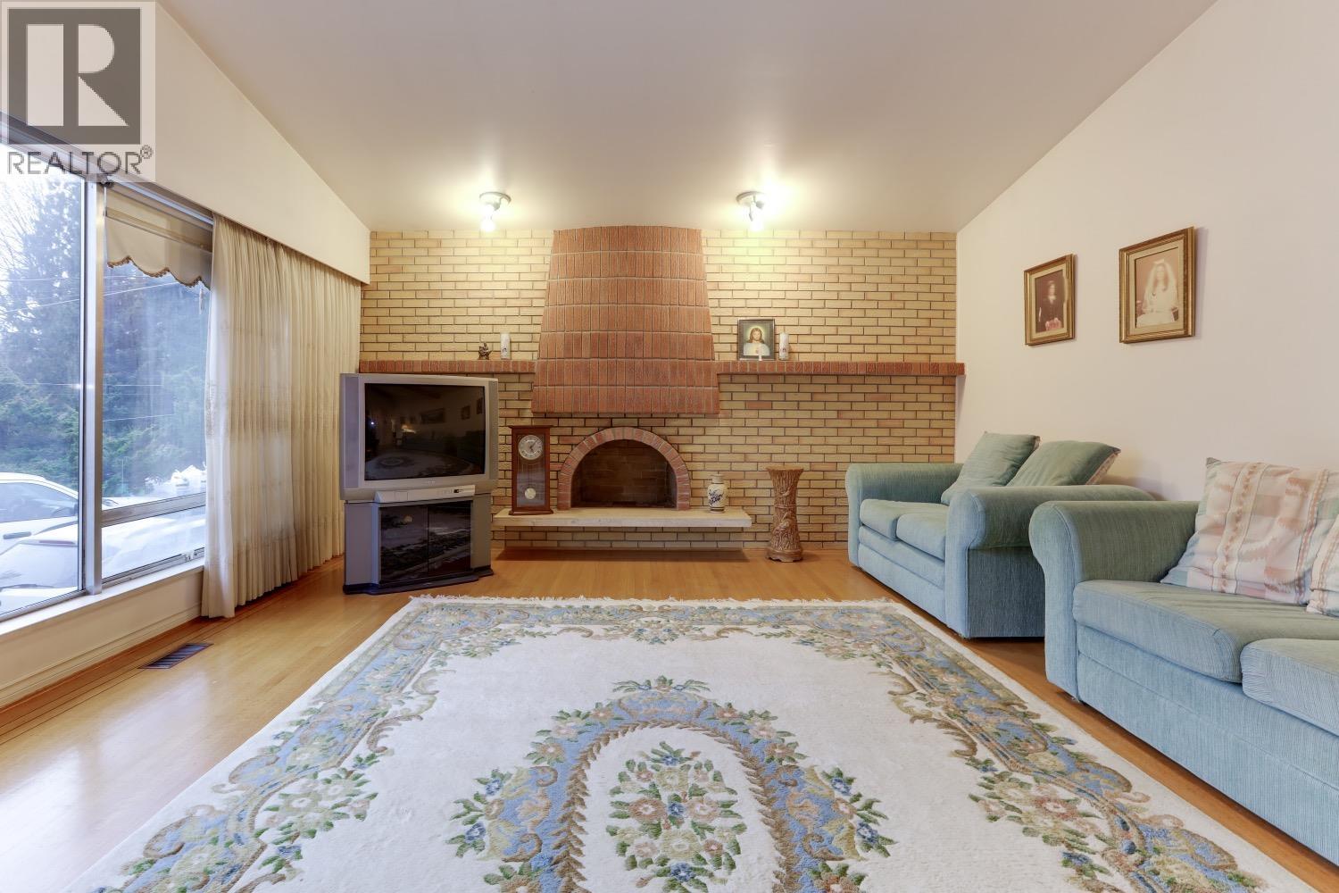 7765 Government Road, Burnaby, British Columbia V5A 2C7 - Photo 8 - R3071219