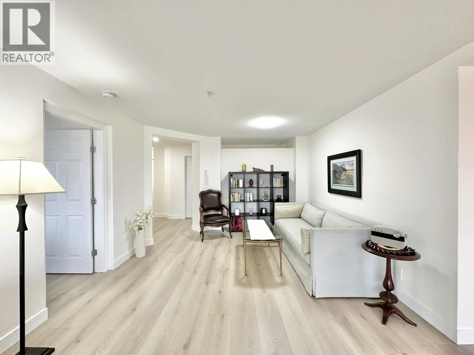 311 1428 Parkway Boulevard, Coquitlam, British Columbia  V3E 3L8 - Photo 8 - R3071227