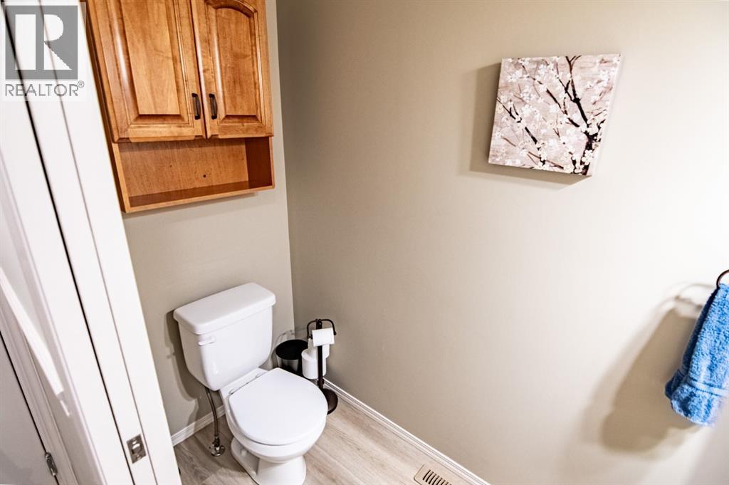 8 Oswald Close, Red Deer, Alberta  T4R 5E2 - Photo 37 - A2260856