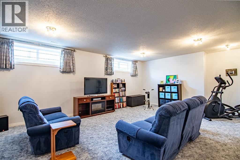 8 Oswald Close, Red Deer, Alberta  T4R 5E2 - Photo 46 - A2260856