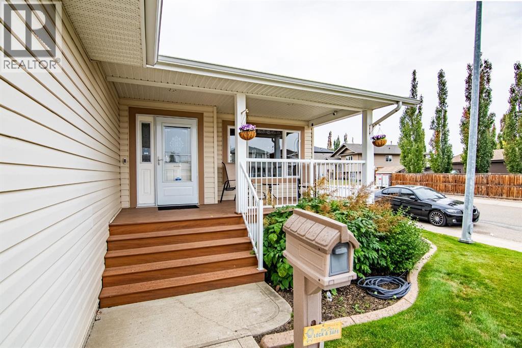 8 Oswald Close, Red Deer, Alberta  T4R 5E2 - Photo 12 - A2260856