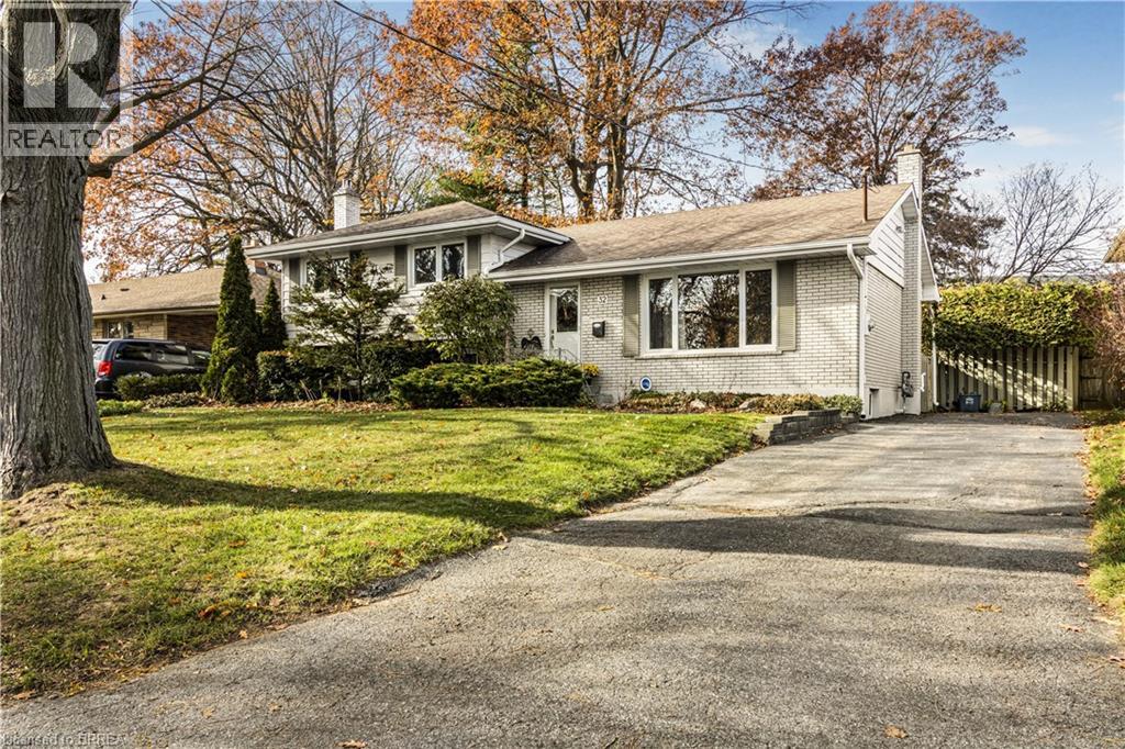 32 PUSEY Boulevard, Brantford, Ontario