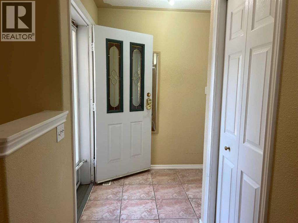 47 Squamish Boulevard W, Lethbridge, Alberta T1K 7J7 - Photo 4 - A2252400