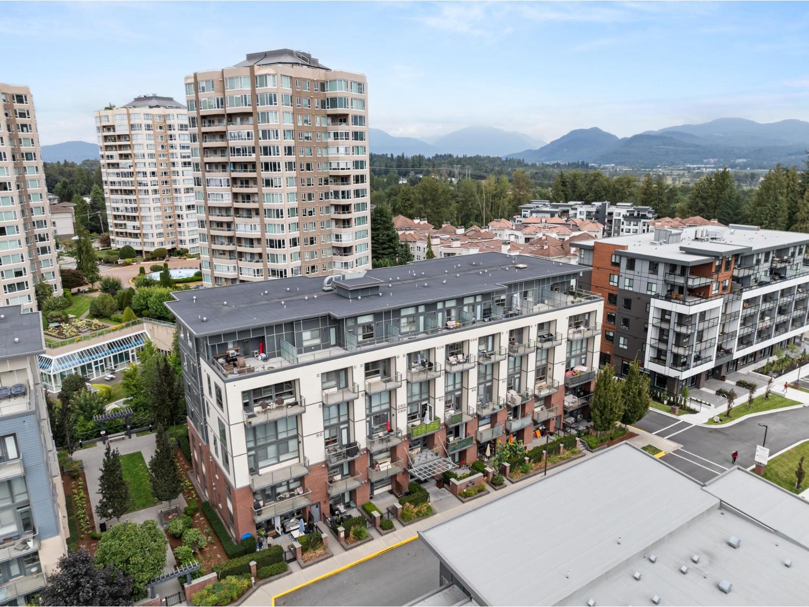 311 3080 Gladwin Road, Abbotsford, British Columbia  V2T 0G3 - Photo 1 - R3057700