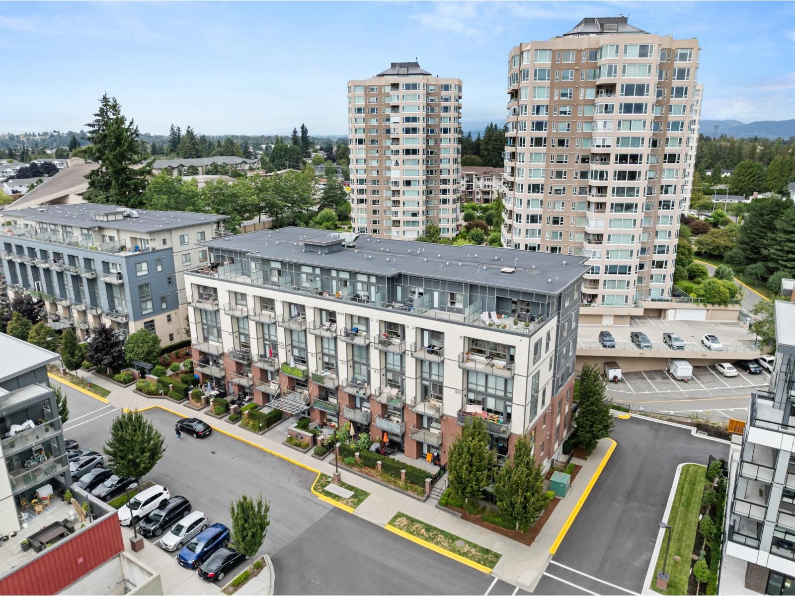 311 3080 Gladwin Road, Abbotsford, British Columbia  V2T 0G3 - Photo 2 - R3057700