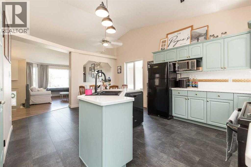 195 Cowichan Court W, Lethbridge, Alberta  T1K 7T7 - Photo 10 - A2273455