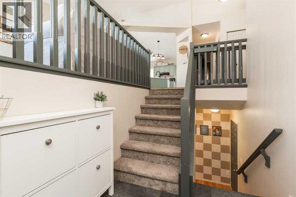 195 Cowichan Court W, Lethbridge, Alberta  T1K 7T7 - Photo 2 - A2273455