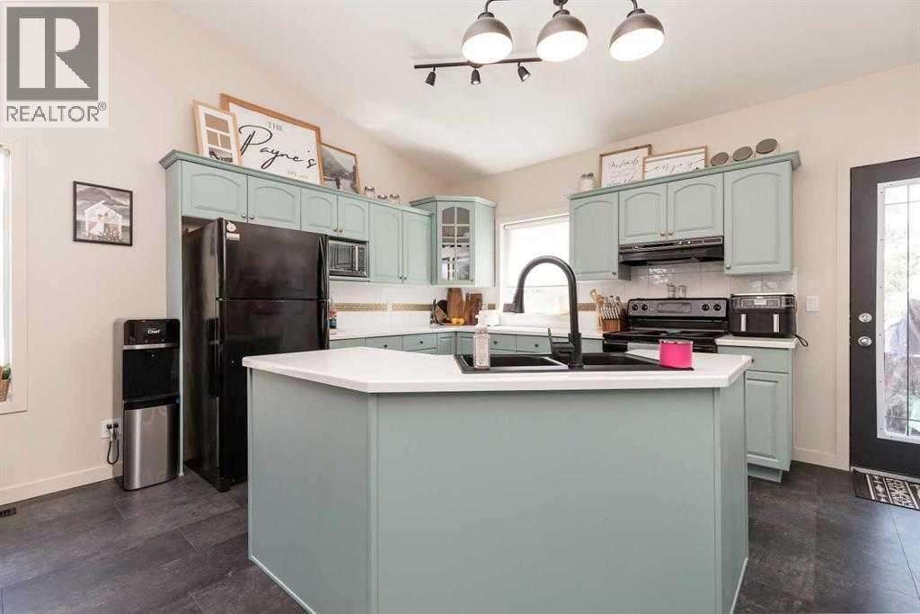 195 Cowichan Court W, Lethbridge, Alberta  T1K 7T7 - Photo 6 - A2273455