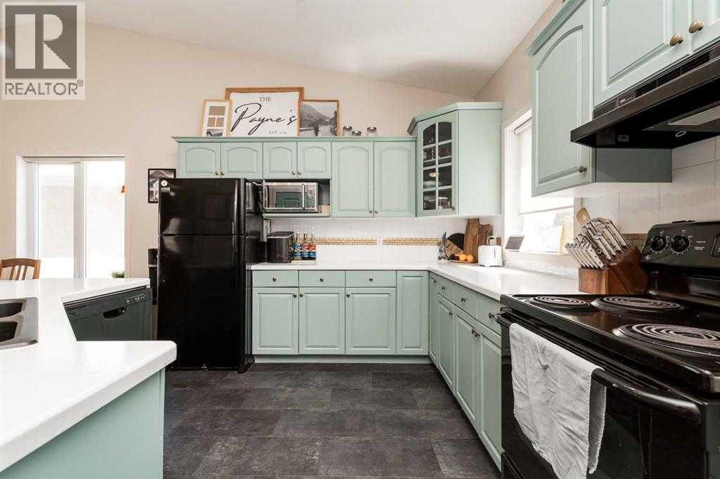 195 Cowichan Court W, Lethbridge, Alberta  T1K 7T7 - Photo 7 - A2273455