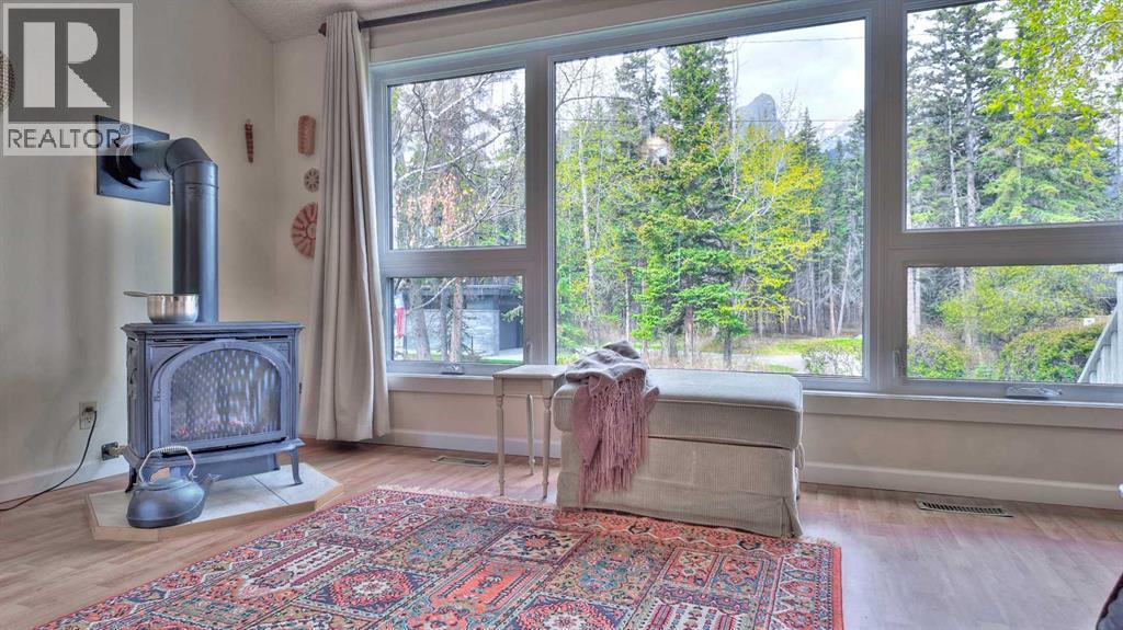 1001 9 Avenue, Canmore, Alberta T1W 1Z5 - Photo 3 - A2207341