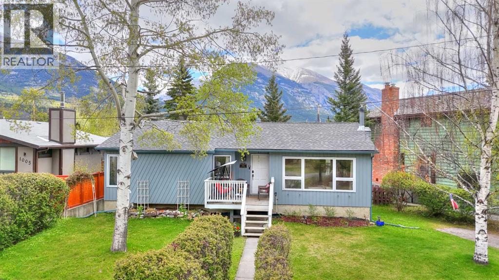 1001 9 Avenue, Canmore, Alberta T1W 1Z5 - Photo 1 - A2207341