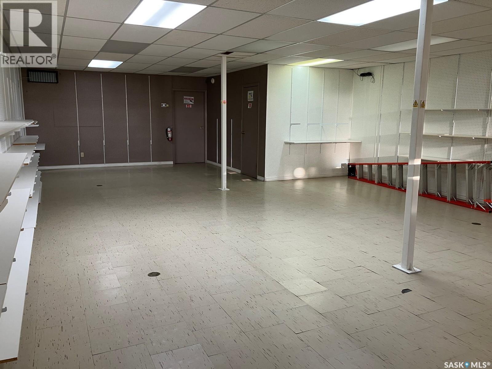 105 1st Avenue E, Nipawin, Saskatchewan  S0E 1E0 - Photo 8 - SK025024