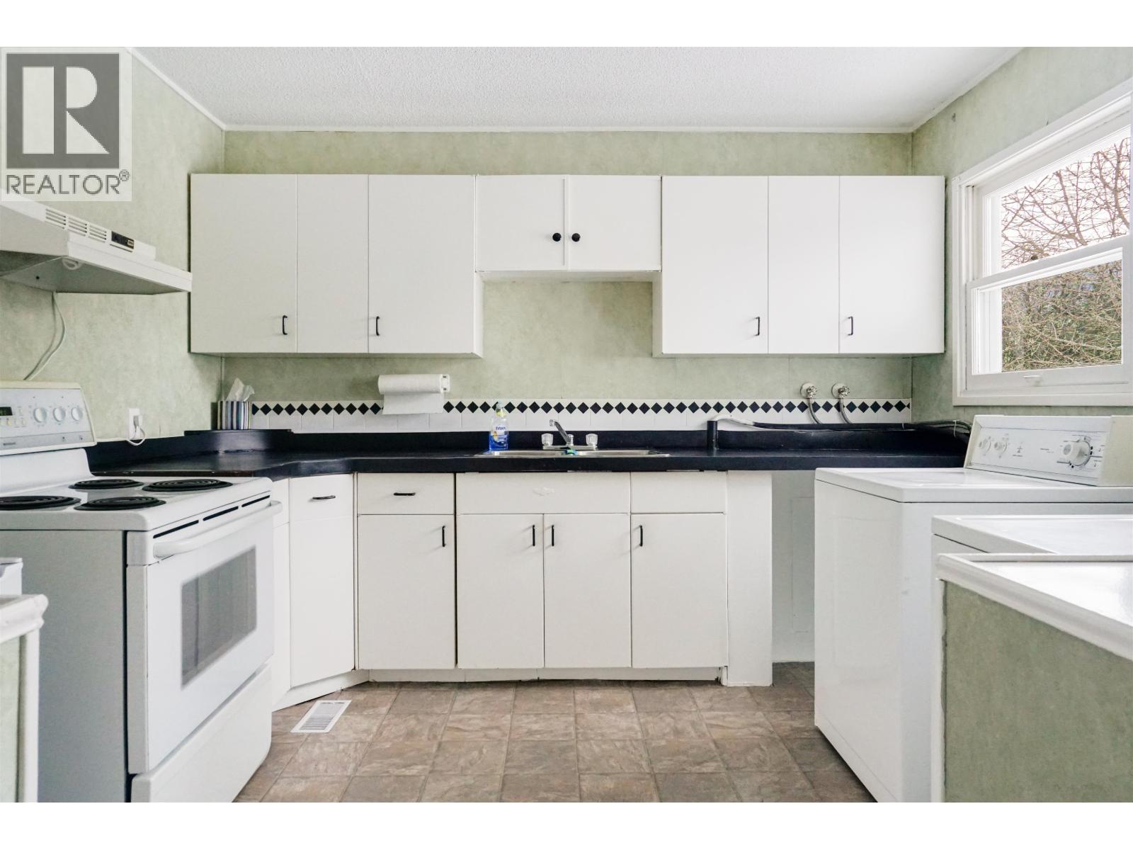 105 Lillooet Crescent, Kitimat, British Columbia  V8C 1Z9 - Photo 7 - R3071083