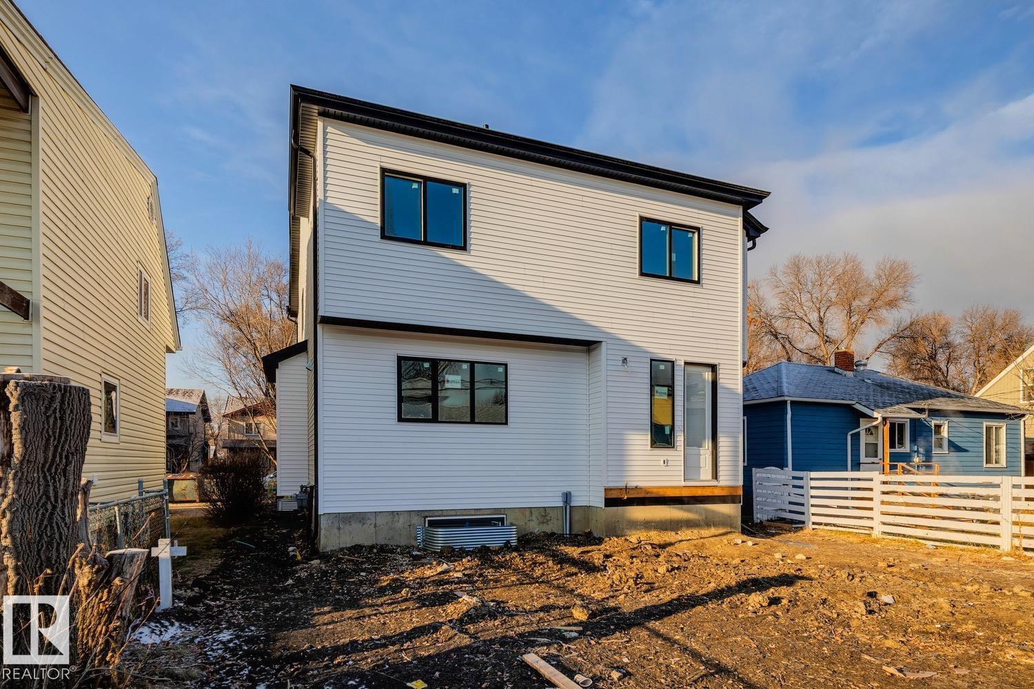 9023 90 St Nw, Edmonton, Alberta  T6C 3L8 - Photo 11 - E4467181