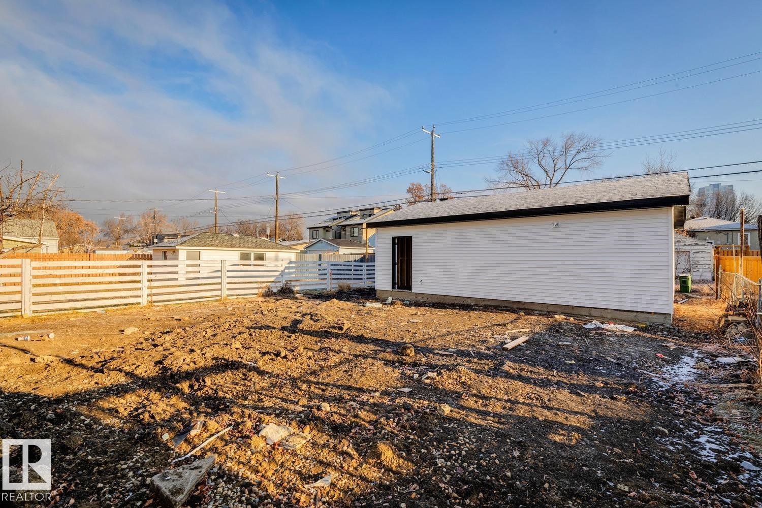 9023 90 St Nw, Edmonton, Alberta  T6C 3L8 - Photo 12 - E4467181