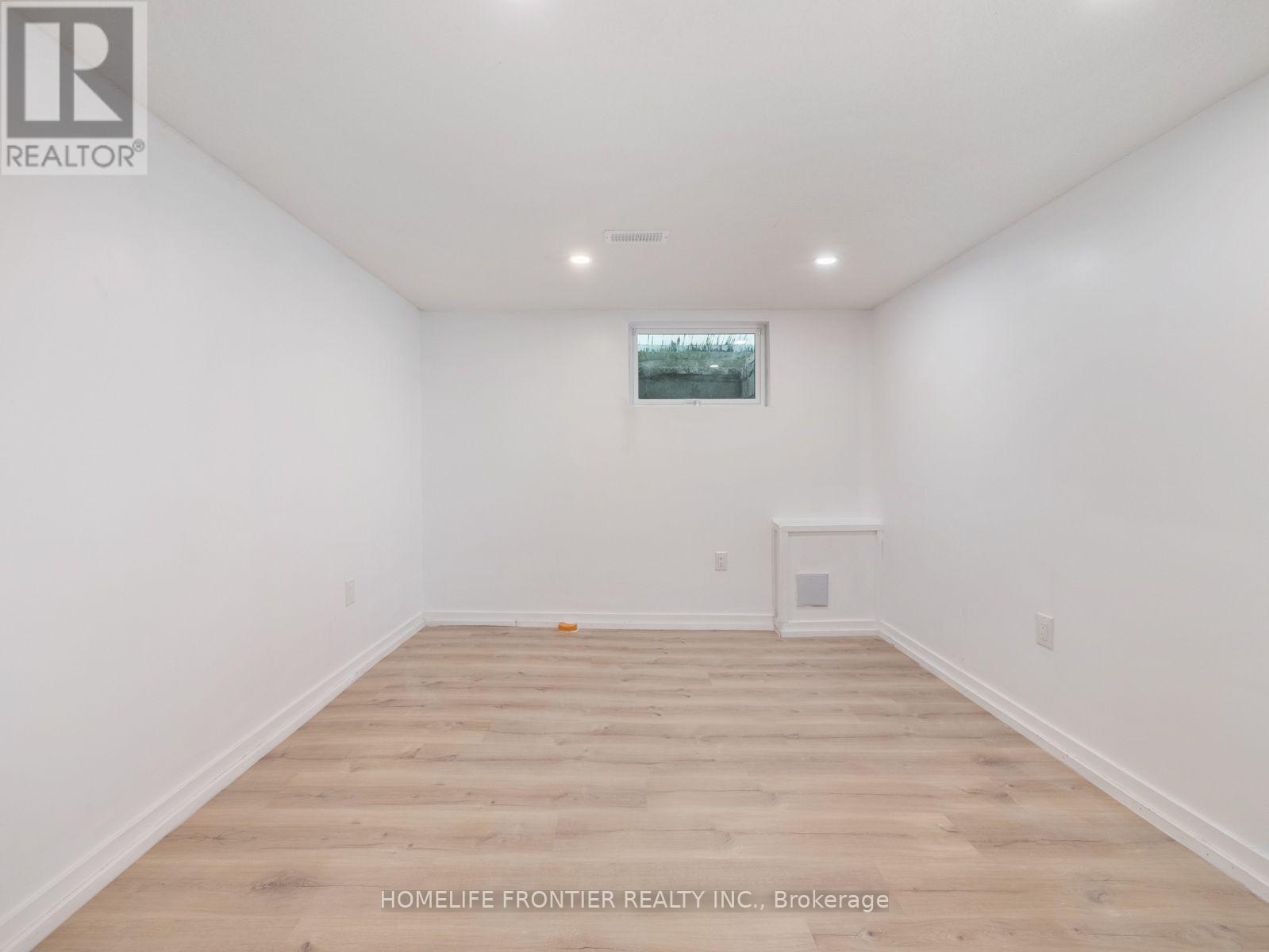 4 - 12 Gibson Avenue, Toronto, Ontario  M9V 2S6 - Photo 14 - W12418254