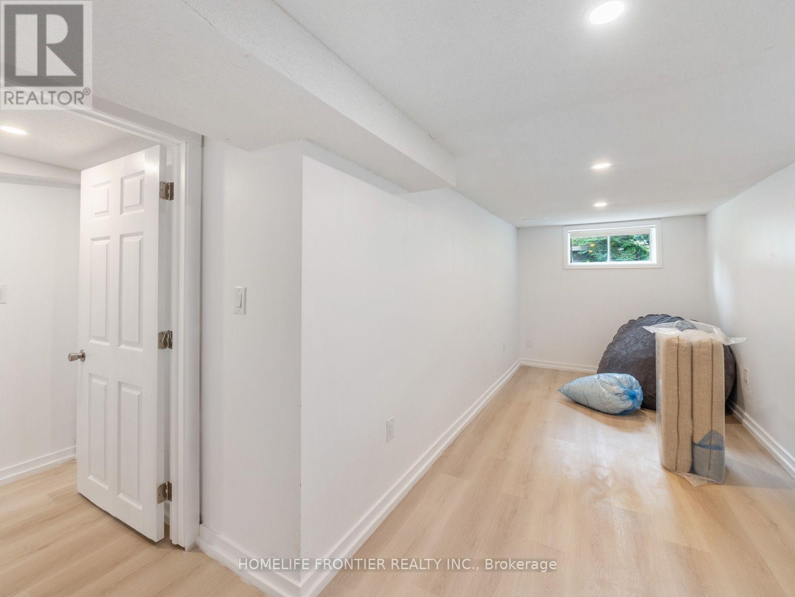 4 - 12 Gibson Avenue, Toronto, Ontario  M9V 2S6 - Photo 12 - W12418254