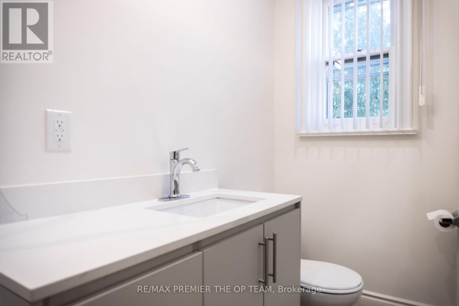 148 Martin Grove Road, Toronto, Ontario  M9B 4K9 - Photo 6 - W12434802