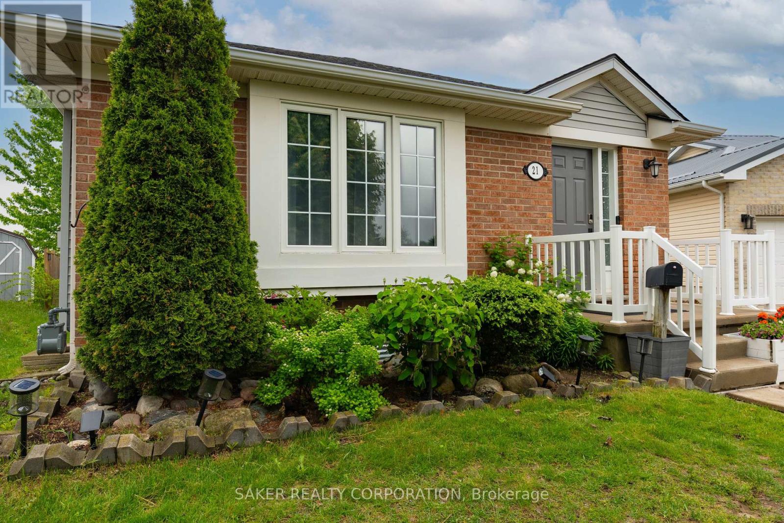 21 Erin Court, Aylmer, Ontario  N5H 3G6 - Photo 3 - X12186824