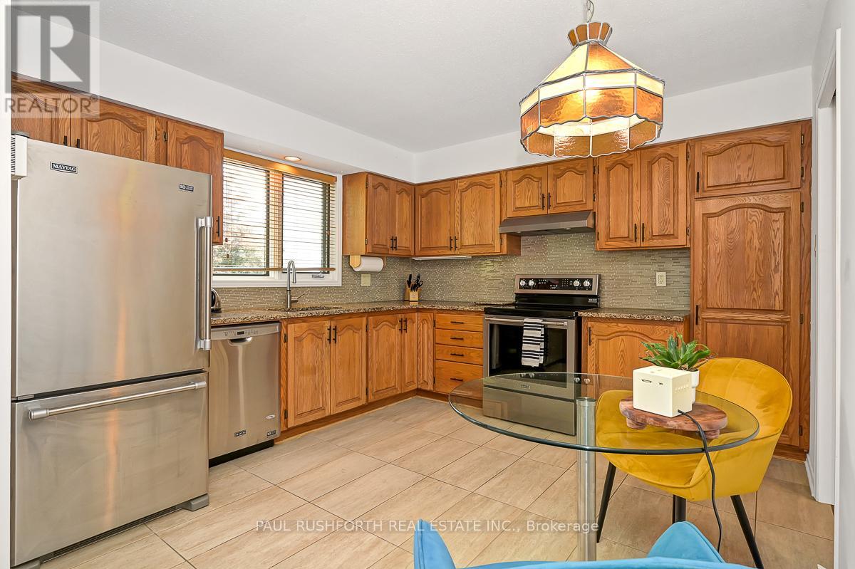 16 Oakley Avenue, Ottawa, Ontario K2B 6M6 - Photo 11 - X12376960