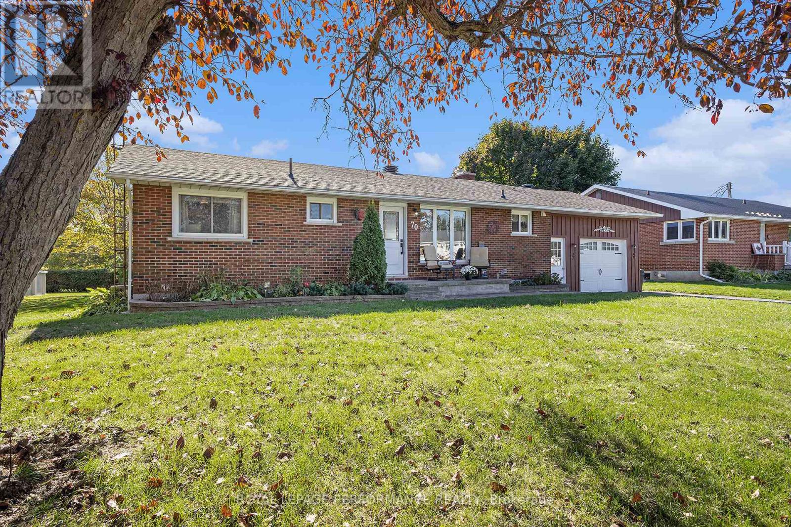 70 St Lawrence Street, South Stormont, Ontario  K0C 1M0 - Photo 3 - X12459302