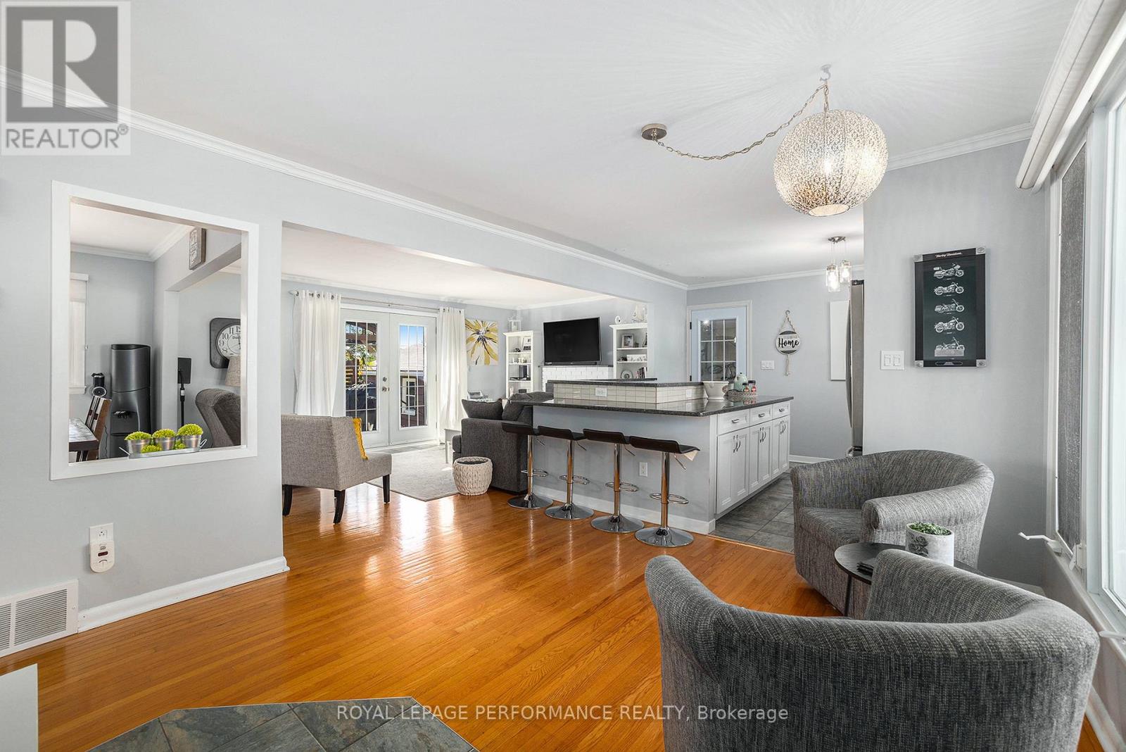 70 St Lawrence Street, South Stormont, Ontario  K0C 1M0 - Photo 6 - X12459302