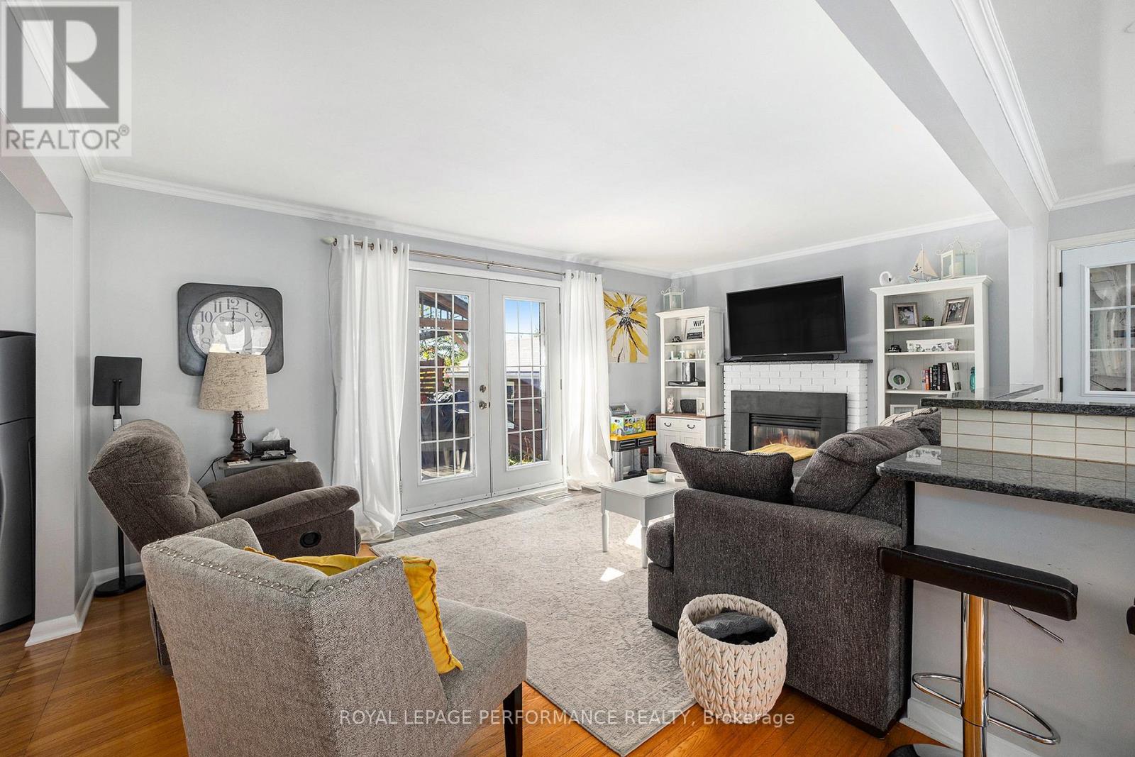 70 St Lawrence Street, South Stormont, Ontario  K0C 1M0 - Photo 7 - X12459302