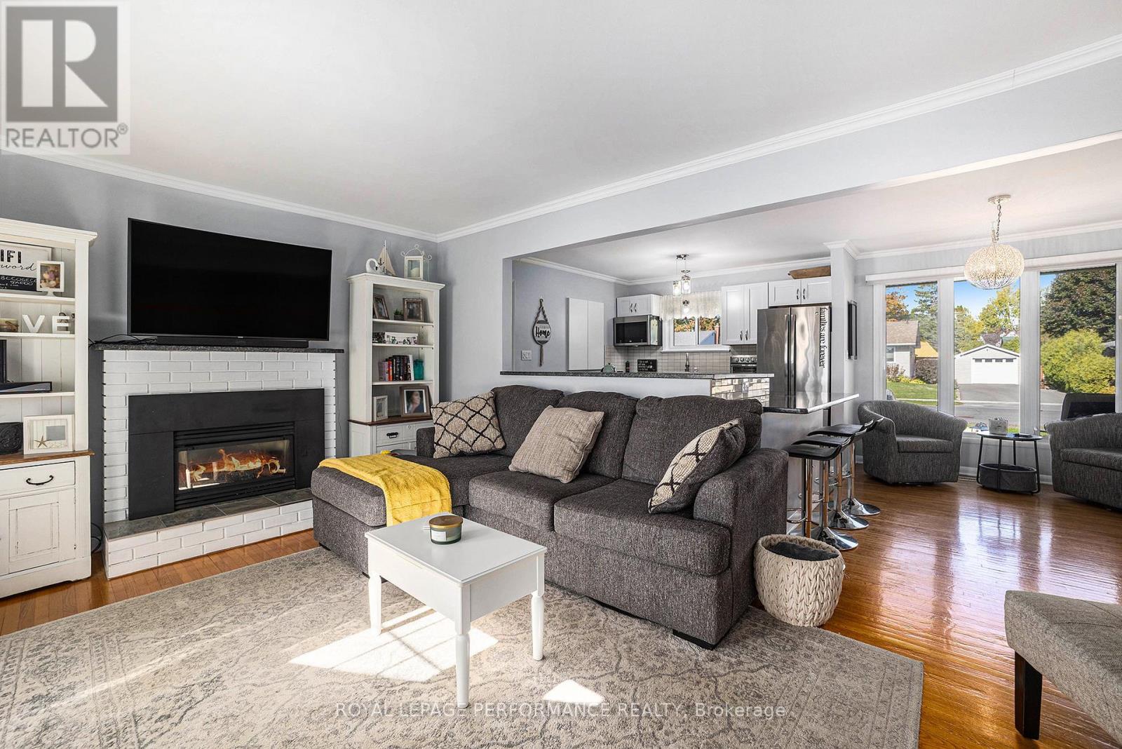 70 St Lawrence Street, South Stormont, Ontario  K0C 1M0 - Photo 8 - X12459302