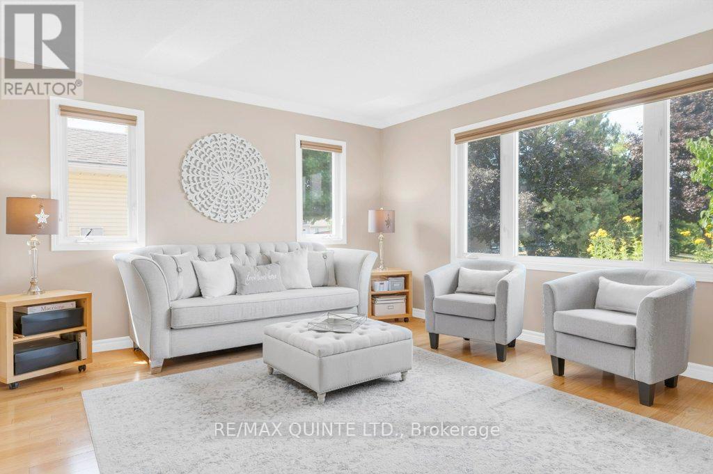 2 Heritage Drive, Prince Edward County, Ontario  K0K 3L0 - Photo 10 - X12313511