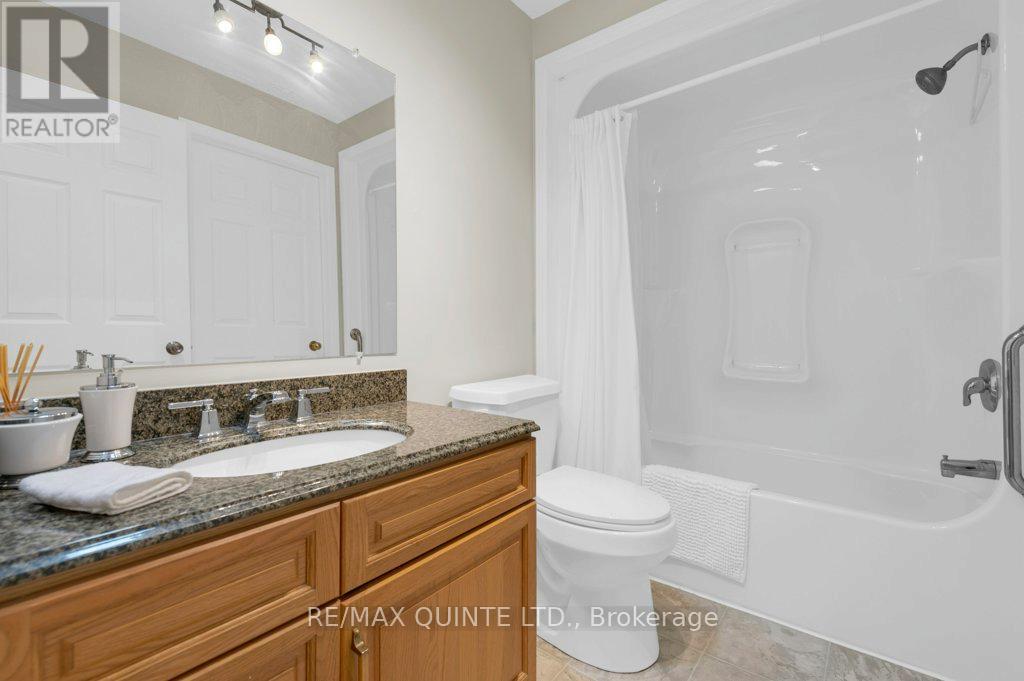 2 Heritage Drive, Prince Edward County, Ontario  K0K 3L0 - Photo 18 - X12313511