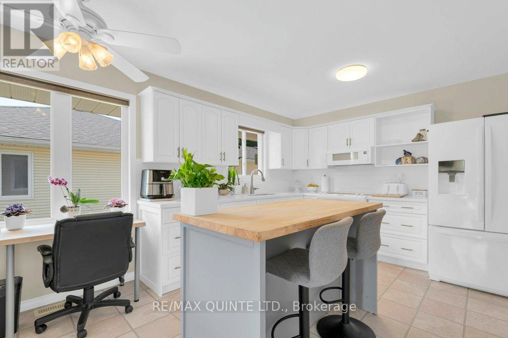 2 Heritage Drive, Prince Edward County, Ontario  K0K 3L0 - Photo 24 - X12313511