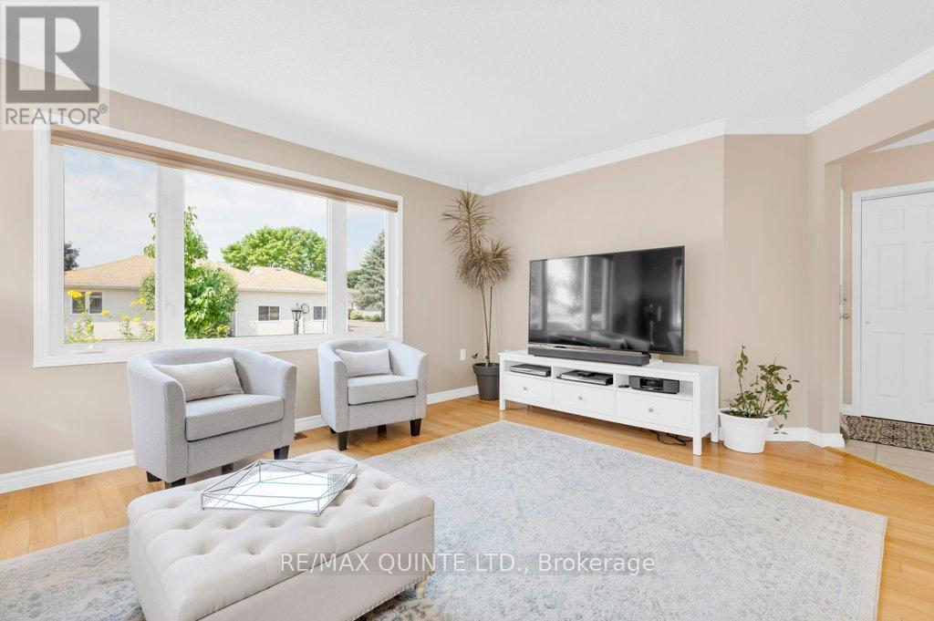 2 Heritage Drive, Prince Edward County, Ontario  K0K 3L0 - Photo 12 - X12313511