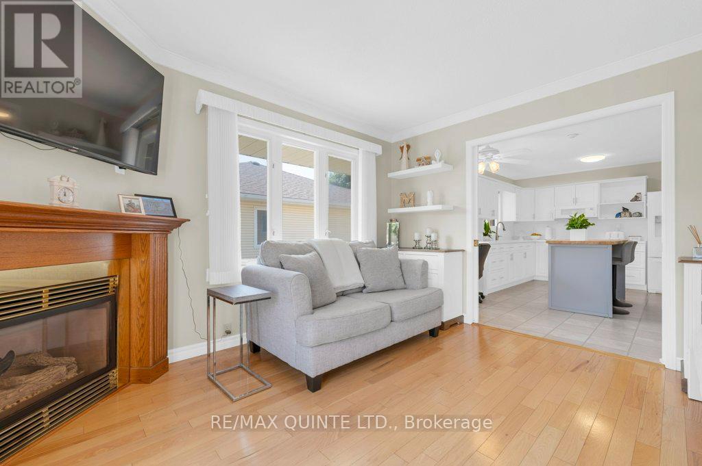 2 Heritage Drive, Prince Edward County, Ontario  K0K 3L0 - Photo 29 - X12313511