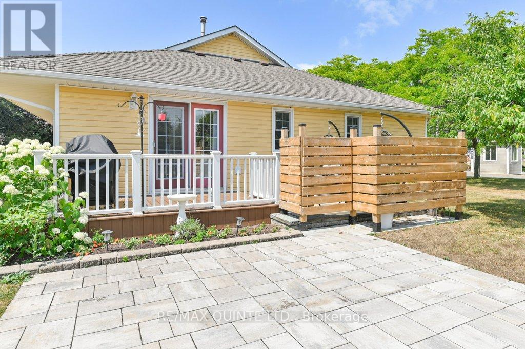 2 Heritage Drive, Prince Edward County, Ontario  K0K 3L0 - Photo 33 - X12313511