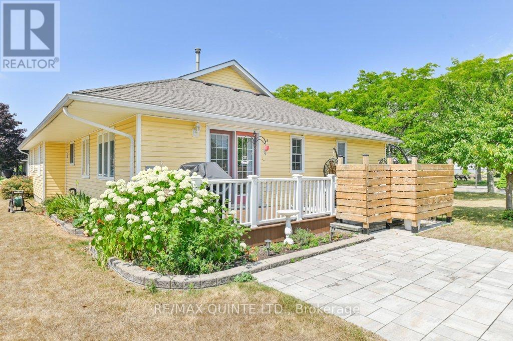 2 Heritage Drive, Prince Edward County, Ontario  K0K 3L0 - Photo 37 - X12313511