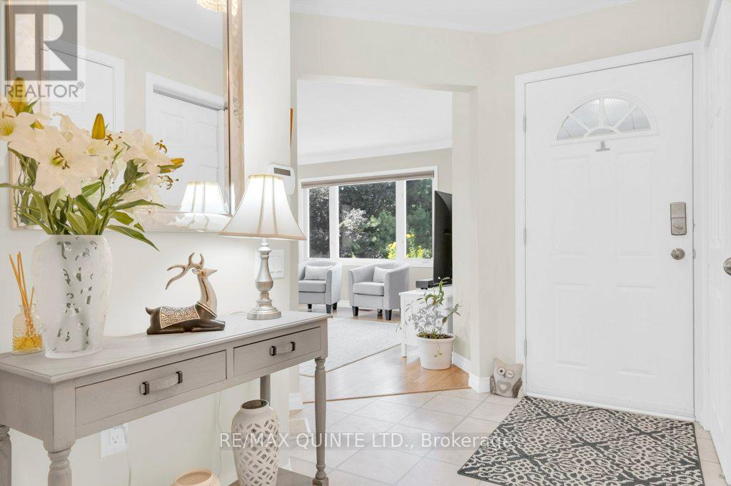 2 Heritage Drive, Prince Edward County, Ontario  K0K 3L0 - Photo 8 - X12313511