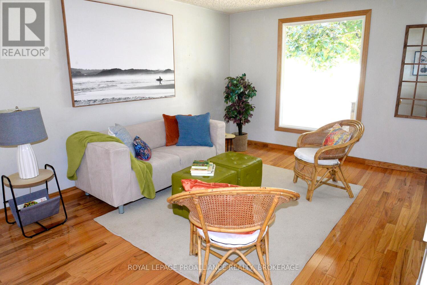 18 Dunkirk Avenue, Kingston, Ontario  K7K 2H4 - Photo 15 - X12343547