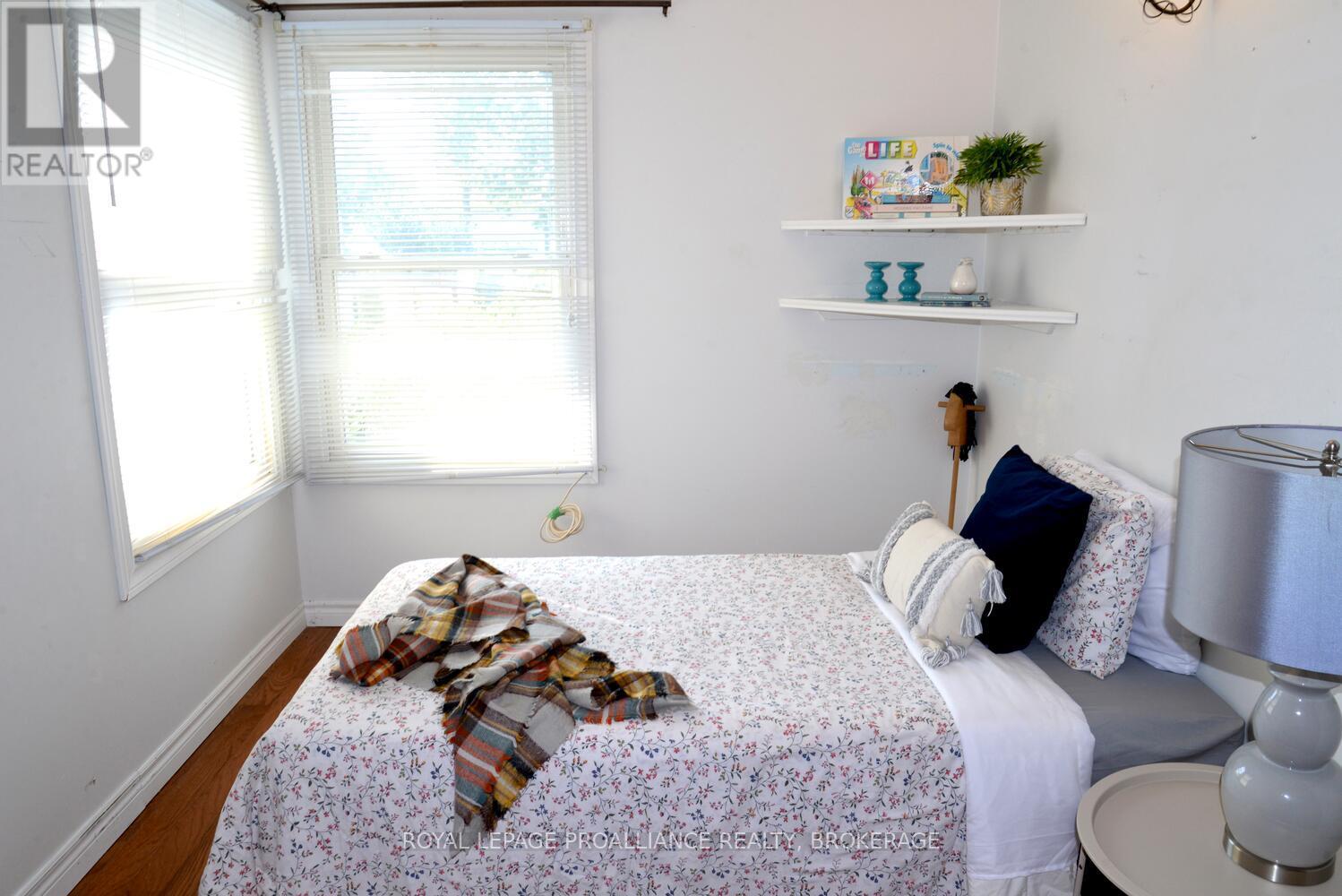 18 Dunkirk Avenue, Kingston, Ontario  K7K 2H4 - Photo 21 - X12343547