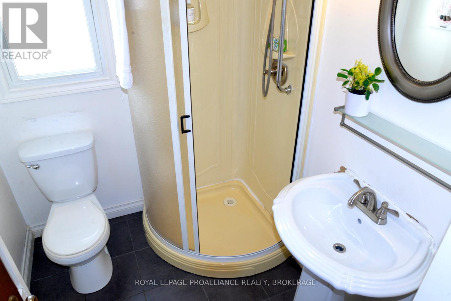 18 Dunkirk Avenue, Kingston, Ontario  K7K 2H4 - Photo 23 - X12343547