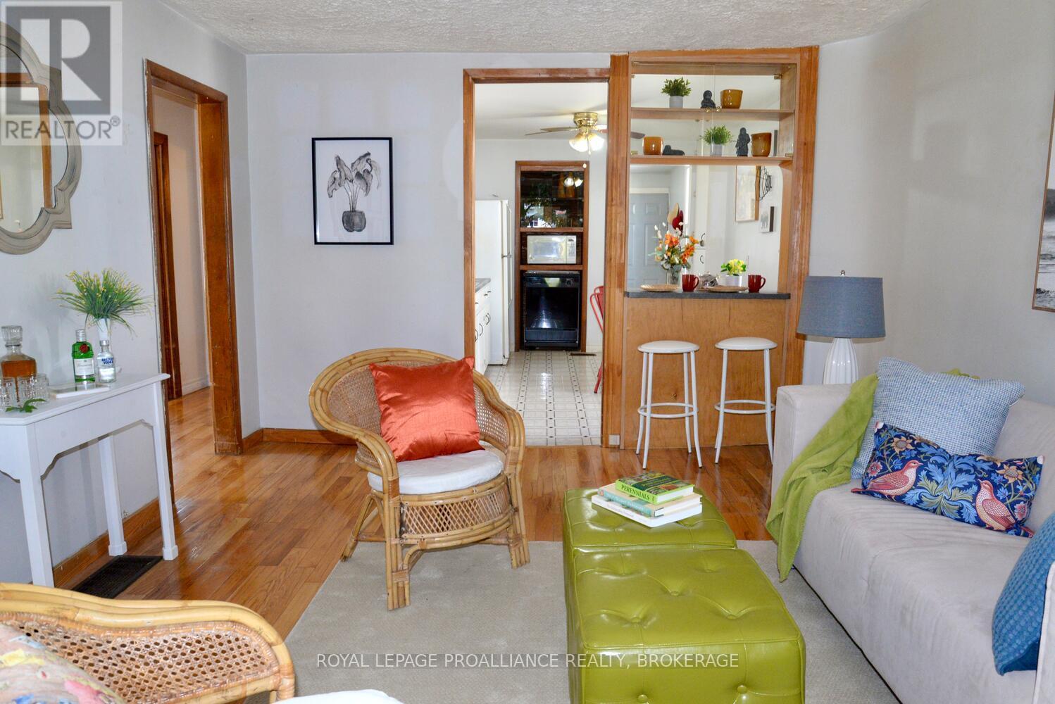 18 Dunkirk Avenue, Kingston, Ontario  K7K 2H4 - Photo 6 - X12343547