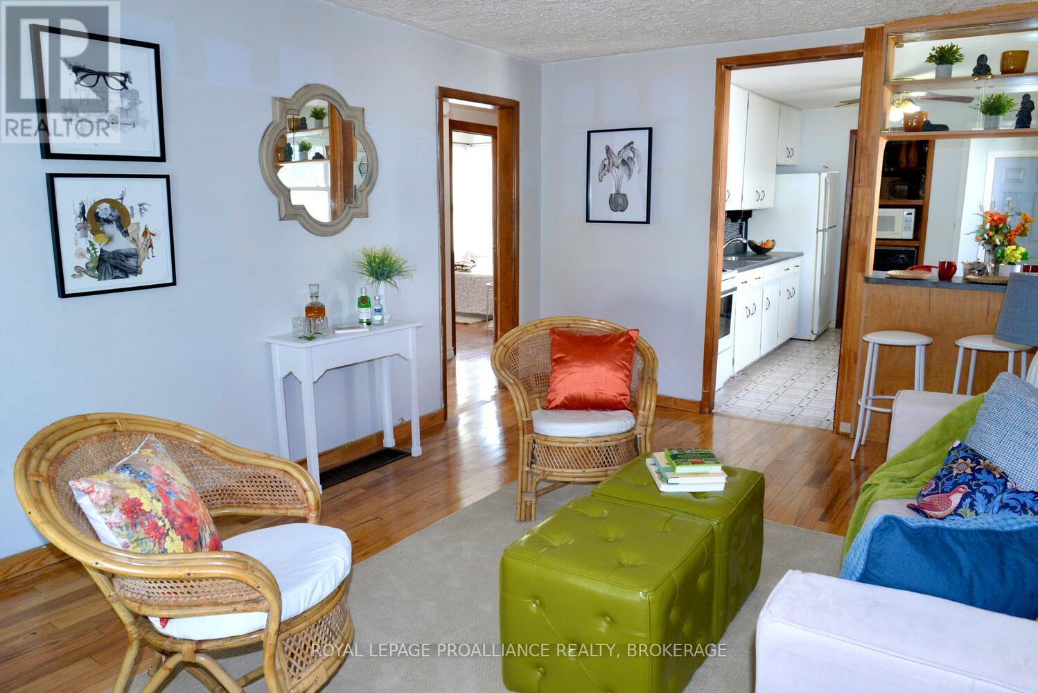 18 Dunkirk Avenue, Kingston, Ontario  K7K 2H4 - Photo 7 - X12343547