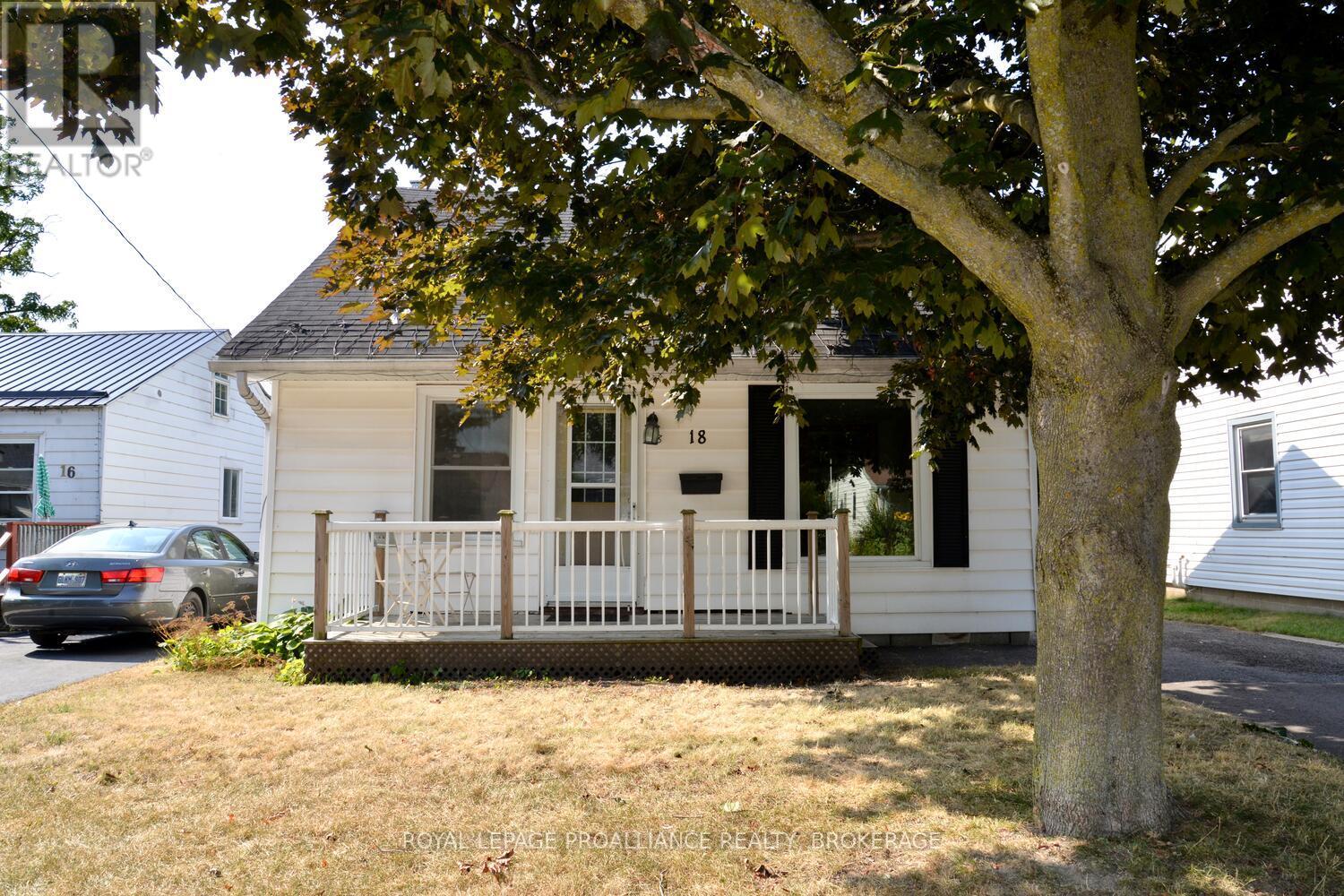 18 Dunkirk Avenue, Kingston, Ontario  K7K 2H4 - Photo 4 - X12343547