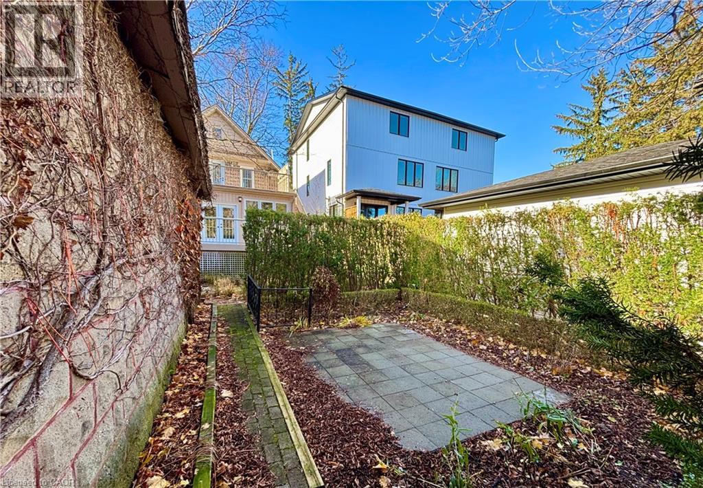 34 Menno Street, Waterloo, Ontario N2L 2A7 - Photo 49 - 40787605